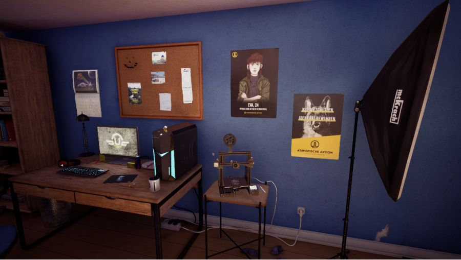 Leons Schreibtisch mit Gaming-PC und Postern von der "Atavistischen Aktion".